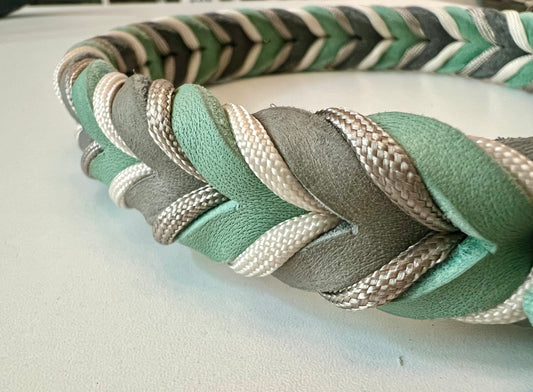 Dösbaddel - geflochtenes Fettlederhalsband